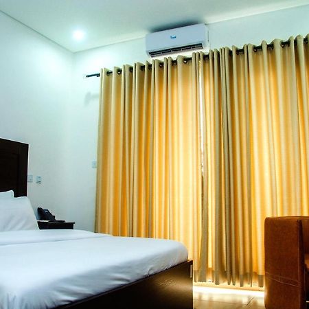 Hotel Capitol Икея Экстерьер фото