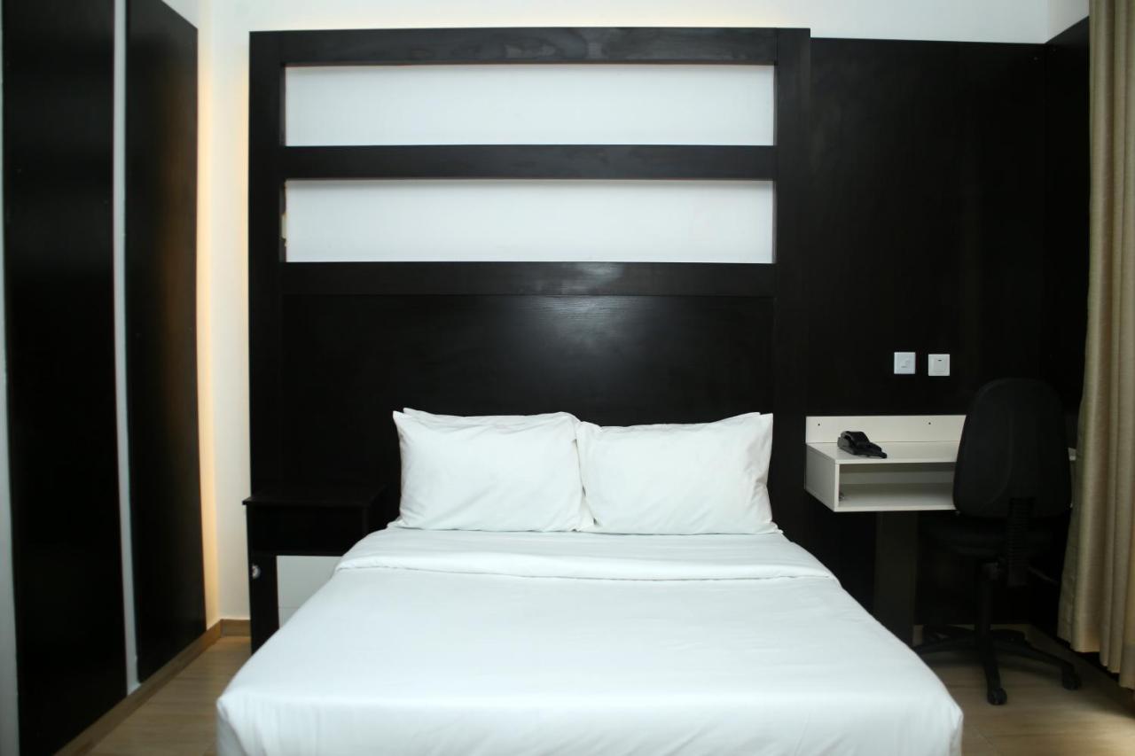 Hotel Capitol Икея Экстерьер фото
