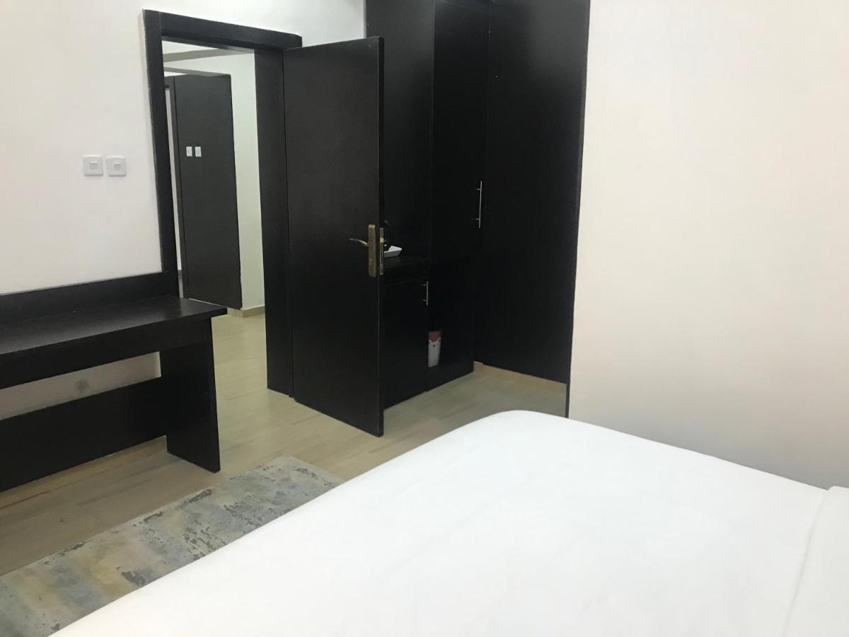 Hotel Capitol Икея Экстерьер фото