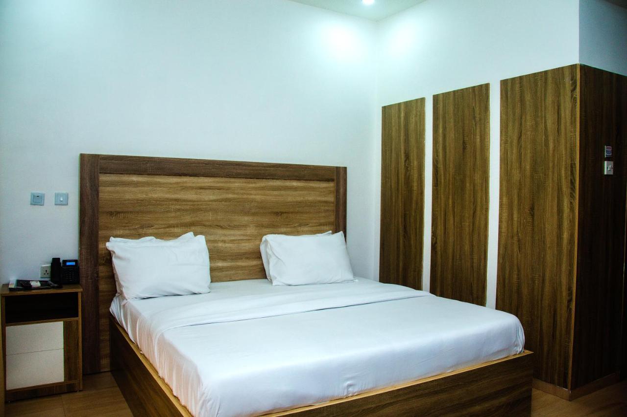 Hotel Capitol Икея Экстерьер фото