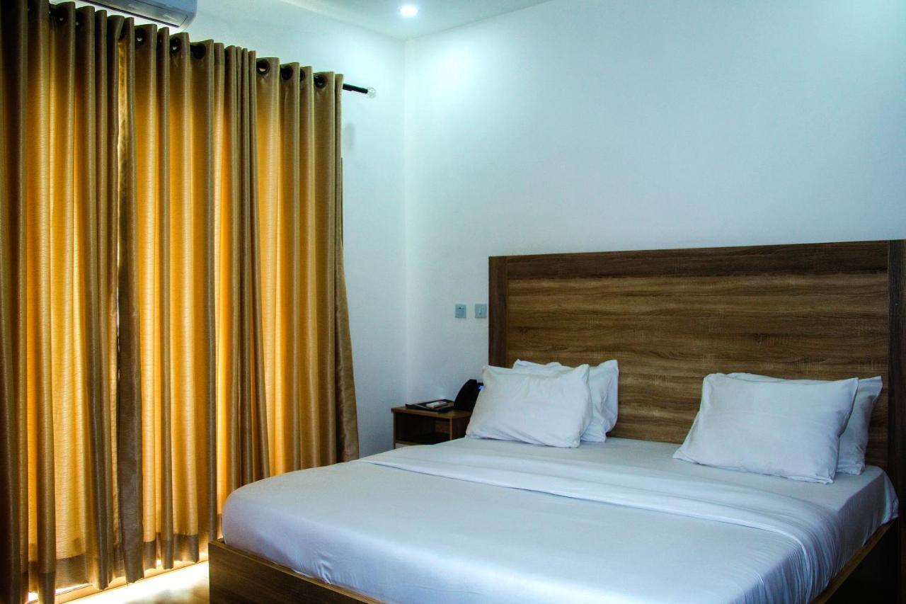 Hotel Capitol Икея Экстерьер фото