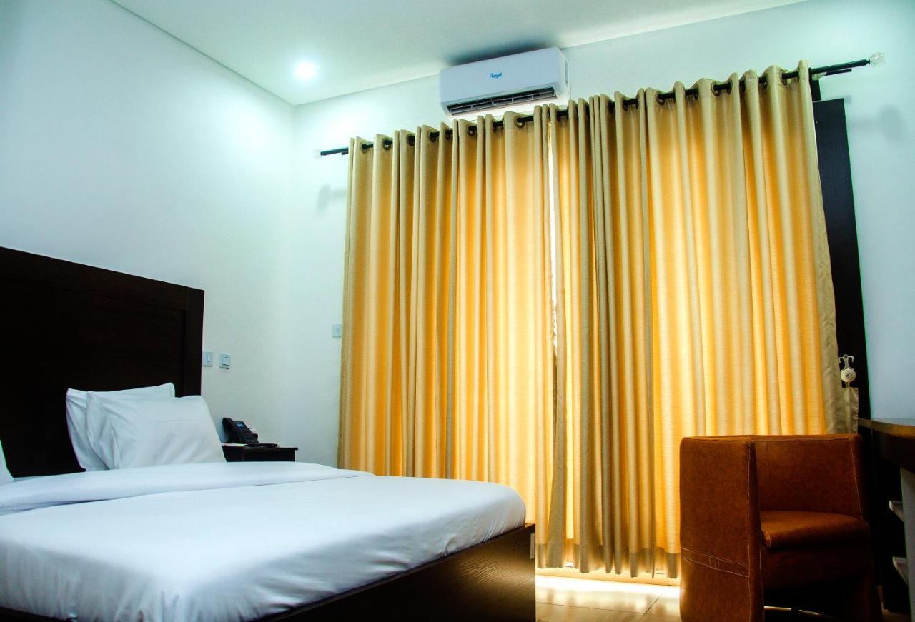 Hotel Capitol Икея Экстерьер фото