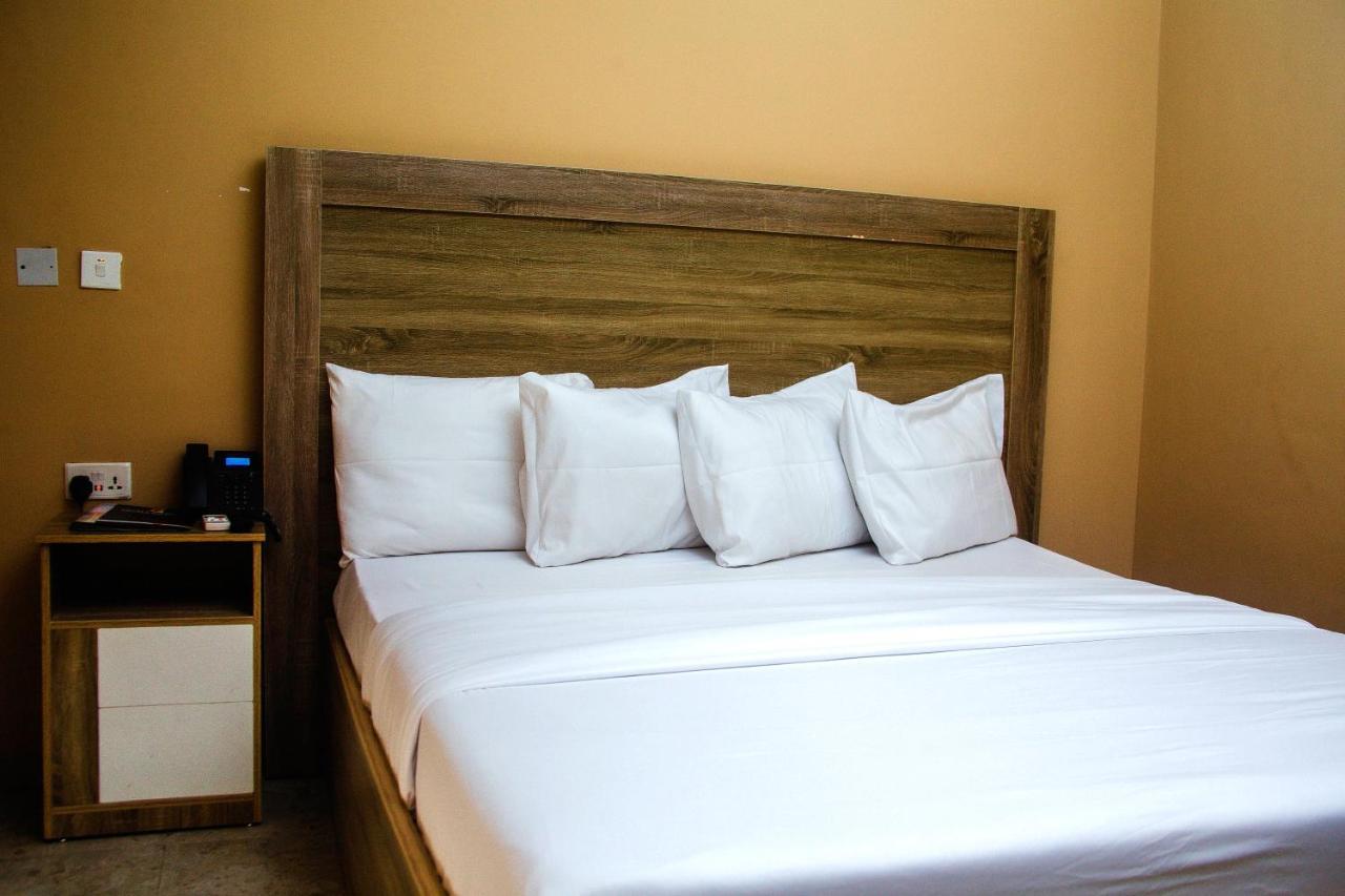 Hotel Capitol Икея Экстерьер фото